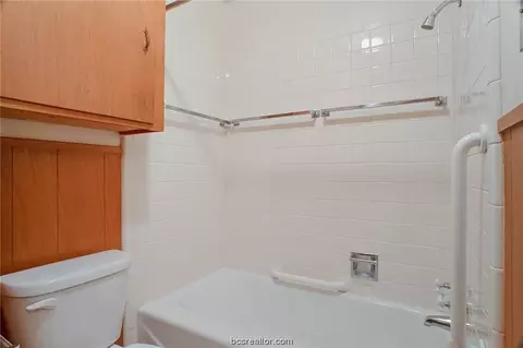 1304 Broadmoor Dr, Bryan, TX 77802 photo 12