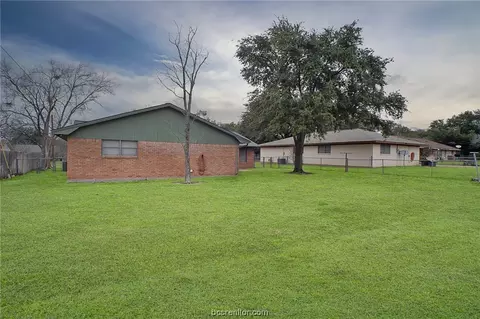 1304 Broadmoor Dr, Bryan, TX 77802 photo 21