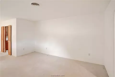 1304 Broadmoor Dr, Bryan, TX 77802 photo 3