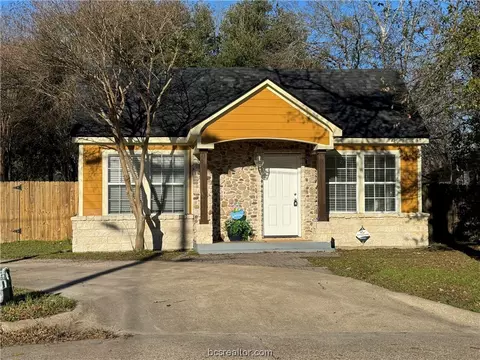 1100 E 28th St, Bryan, TX 77803