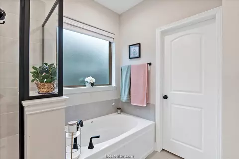 5002 Greyrock Dr, Bryan, TX 77802 photo 27