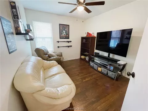 2907 Elise Ln, Bryan, TX 77802 photo 9