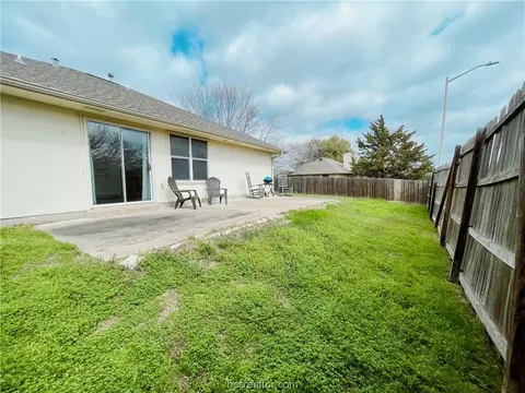2907 Elise Ln, Bryan, TX 77802 photo 15