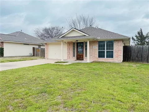 2907 Elise Ln, Bryan, TX 77802 photo 2