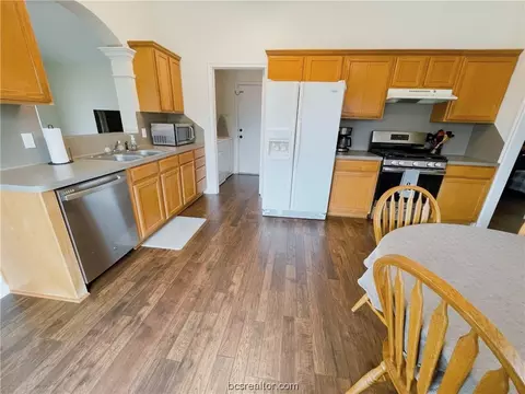 2907 Elise Ln, Bryan, TX 77802 photo 5