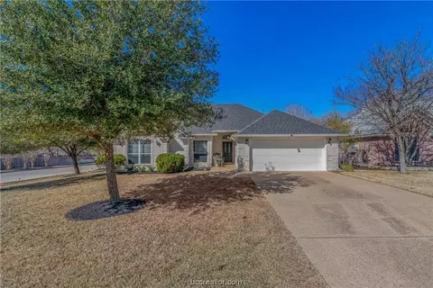 1801 Gray Stone Dr, Bryan, TX 77807