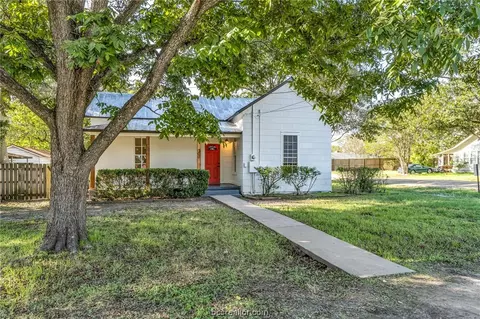 300 S Broadway St, Caldwell, TX 77836