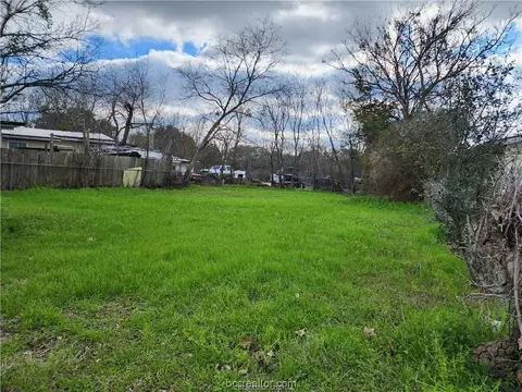 309 Trant St, Bryan, TX 77803 photo 3