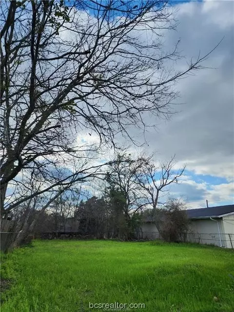 309 Trant St, Bryan, TX 77803