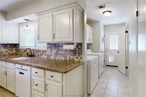 911 Westview St, Bryan, TX 77802 photo 14