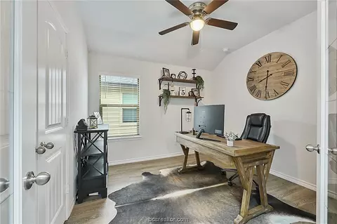 1914 Cartwright St, Bryan, TX 77807 photo 7
