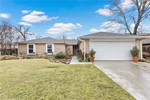 1203 Haddox Ct, College Station, TX 77845