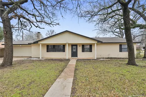 2700 Wilderness Dr N, College Station, TX 77845