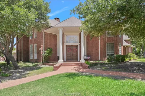 8701 Redwood St, College Station, TX 77845