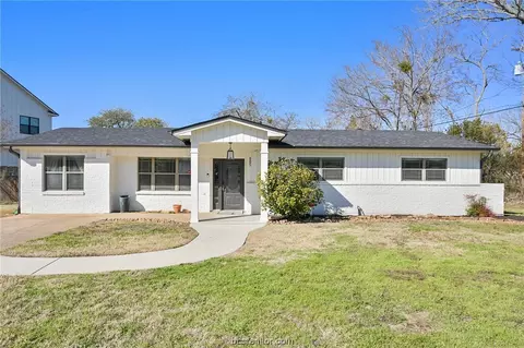 805 Thomas St, College Station, TX 77840