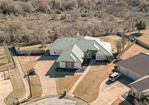 5310 Cascades Ct, College Station, TX 77845