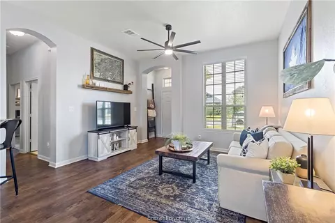 2017 Stubbs Dr, Bryan, TX 77807