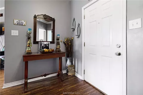 1451 Cedarcrest Ln, Bryan, TX 77803 photo 2