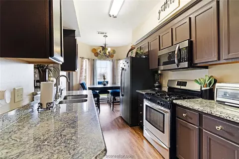 1451 Cedarcrest Ln, Bryan, TX 77803 photo 8