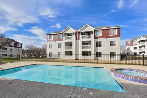 525 SW Parkway 303, College Station, TX 77840