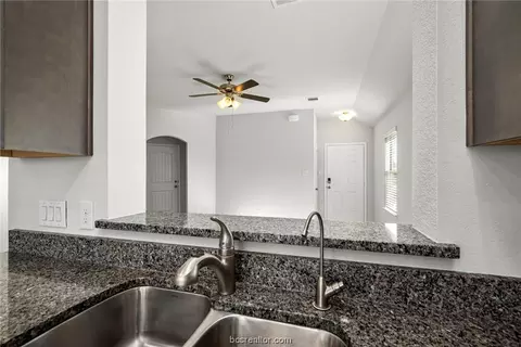 1981 Thorndyke Ln, Bryan, TX 77807 photo 13