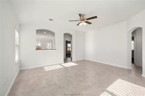 1981 Thorndyke Ln, Bryan, TX 77807 photo 7