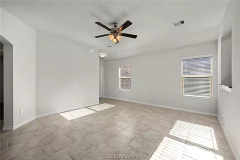 1981 Thorndyke Ln, Bryan, TX 77807 photo 8