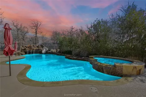 900 Durban Ct, College Station, TX 77845