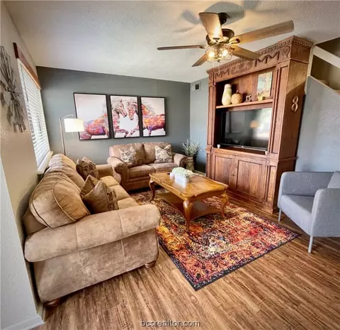 4507 Carter Creek Parkway 8, Bryan, TX 77802