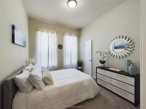 2106 Markley Dr, Bryan, TX 77807 photo 4
