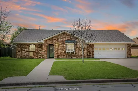 4512 Sutton Ct, Bryan, TX 77802