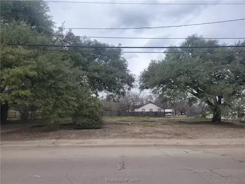 View/Area - 204 W Carson St, Bryan, TX 77801 photo 1 of 6