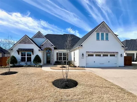1915 Spanish Moss Dr, College Station, TX 77845