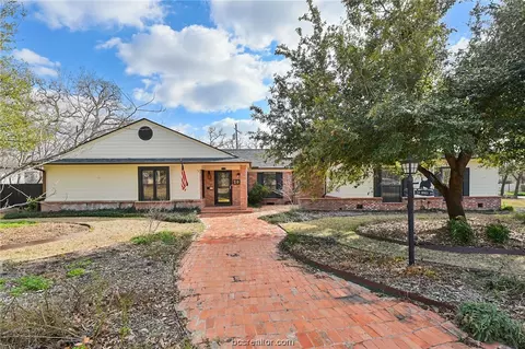 Exterior - 201 Hensel Ave, Bryan, TX 77801 photo 5 of 9