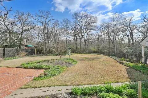 Exterior - 201 Hensel Ave, Bryan, TX 77801 photo 4 of 9