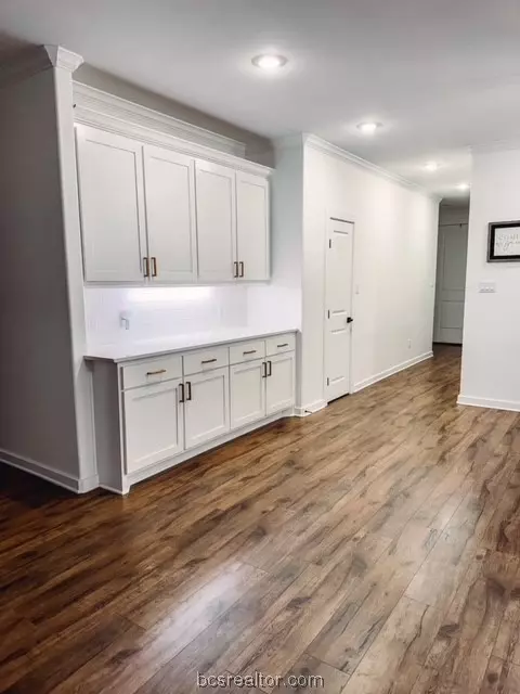 709 N Sharp St, Franklin, TX 77856 photo 7