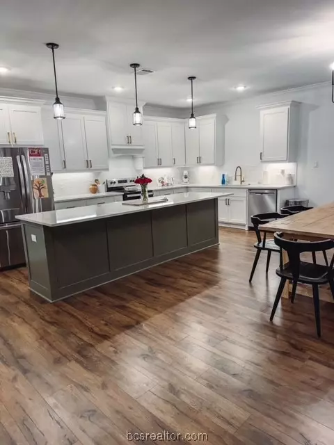 709 N Sharp St, Franklin, TX 77856 photo 1