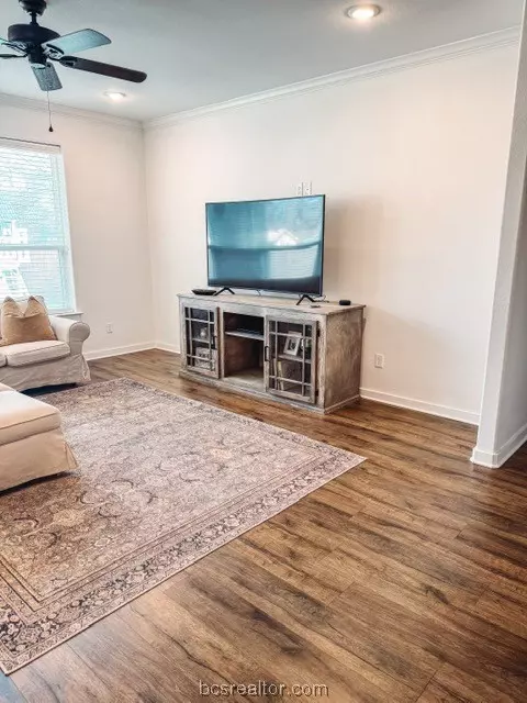 709 N Sharp St, Franklin, TX 77856 photo 10