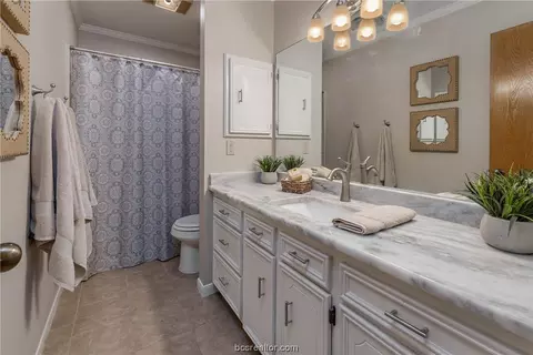 Bath - 3600 Sierra Dr, Bryan, TX 77802 photo 3 of 6