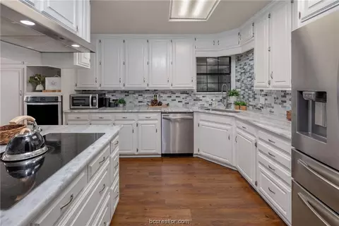 Kitchen - 3600 Sierra Dr, Bryan, TX 77802 photo 1 of 7