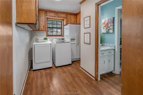 Kitchen - 3600 Sierra Dr, Bryan, TX 77802 photo 7 of 7