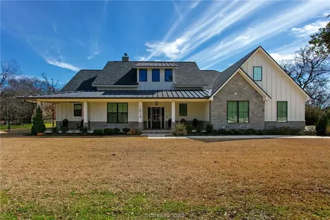 1014 Francis Dr, College Station, TX 77840