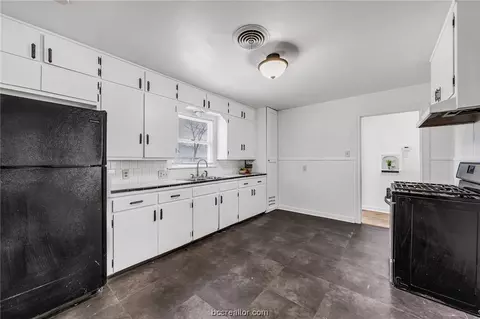 1412 E 28th St, Bryan, TX 77802 photo 4
