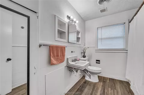1412 E 28th St, Bryan, TX 77802 photo 8