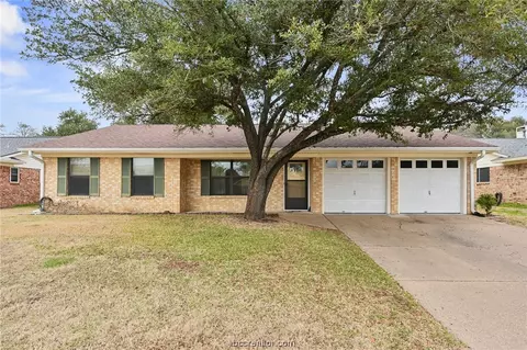 2203 Oak Grove Ln, Bryan, TX 77802