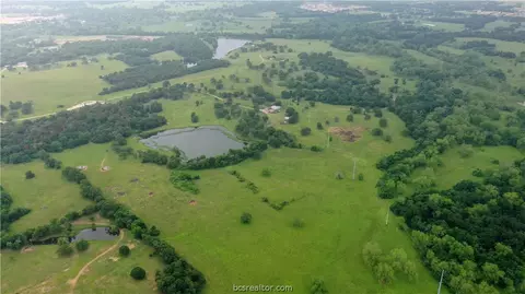 4342 Dobrovolny Ln W, Bryan, TX 77807