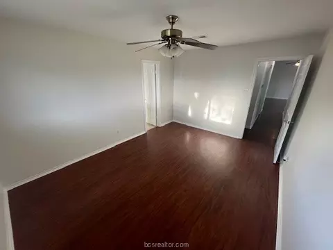 3901 Sierra Ct, Bryan, TX 77802 photo 5