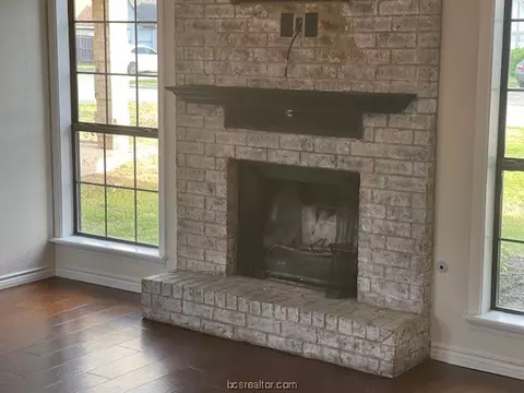 3901 Sierra Ct, Bryan, TX 77802 photo 4