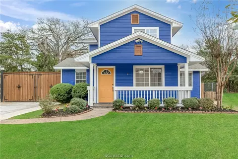 2412 Woodbend Dr, Bryan, TX 77803