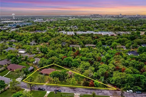 1200 Marsteller Ave, College Station, TX 77840